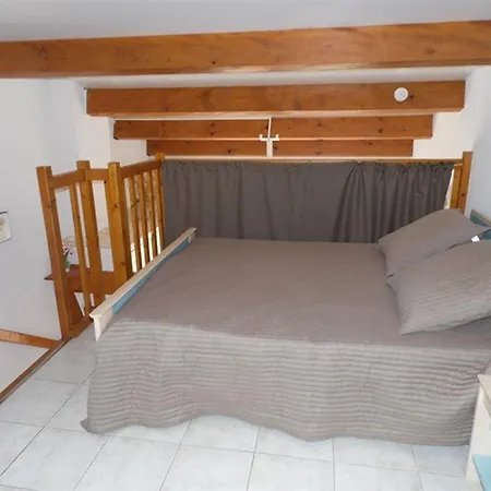 Studio Cabine Mezzanine Cosy Avec Terrasse Et Parking Prive, Proche Plages - 4 Couchages - Fr-1-326-606 Apartmán